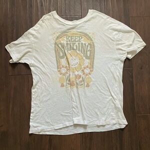 American eagle oversized tee! 🎱